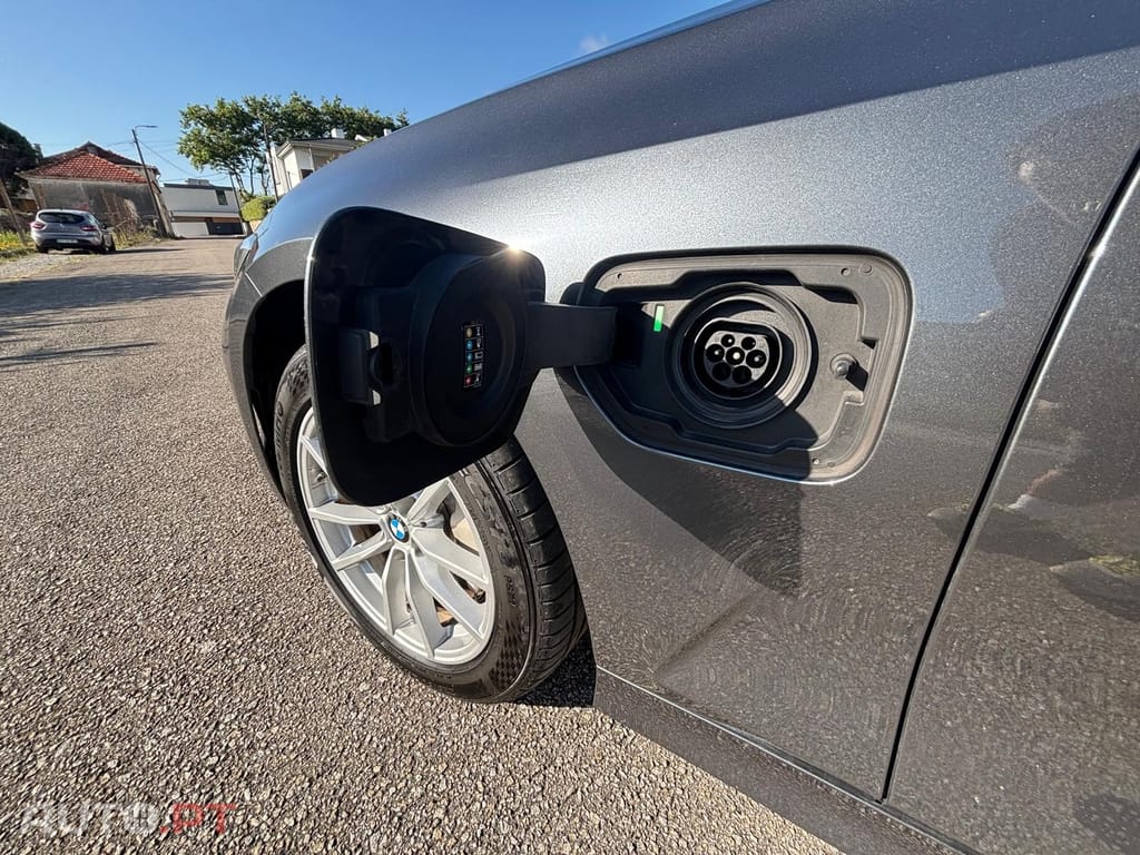 BMW 330 e Touring Corporate Edition Auto