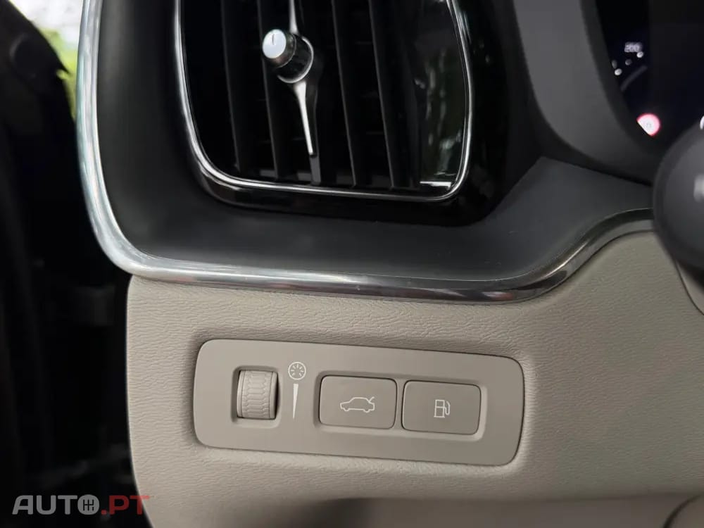 Volvo XC60 2.0 T6 PHEV Inscription Expression AWD