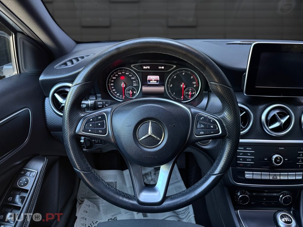 Mercedes-Benz A 180 d AMG Line