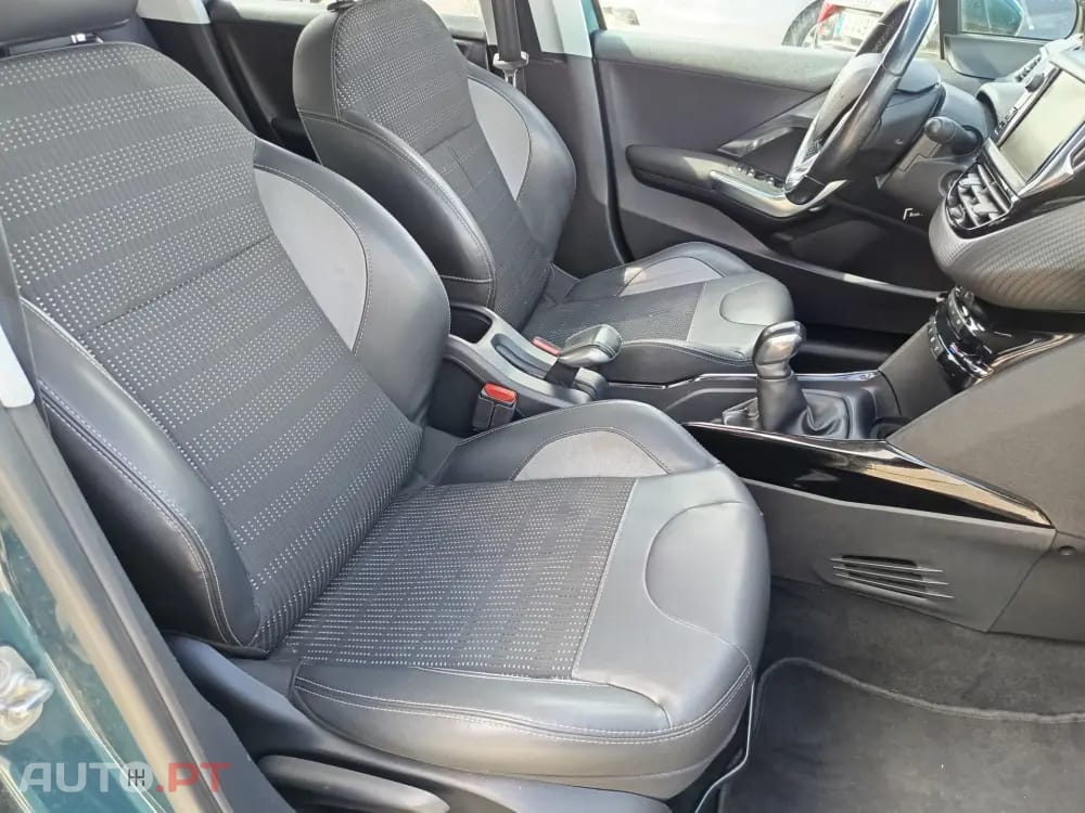 Peugeot 2008 1.2 VTi Active