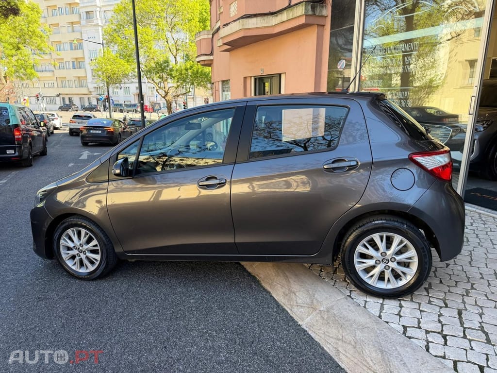 Toyota Yaris 1.0 VVT-i Comfort +PS Style +P.Techno