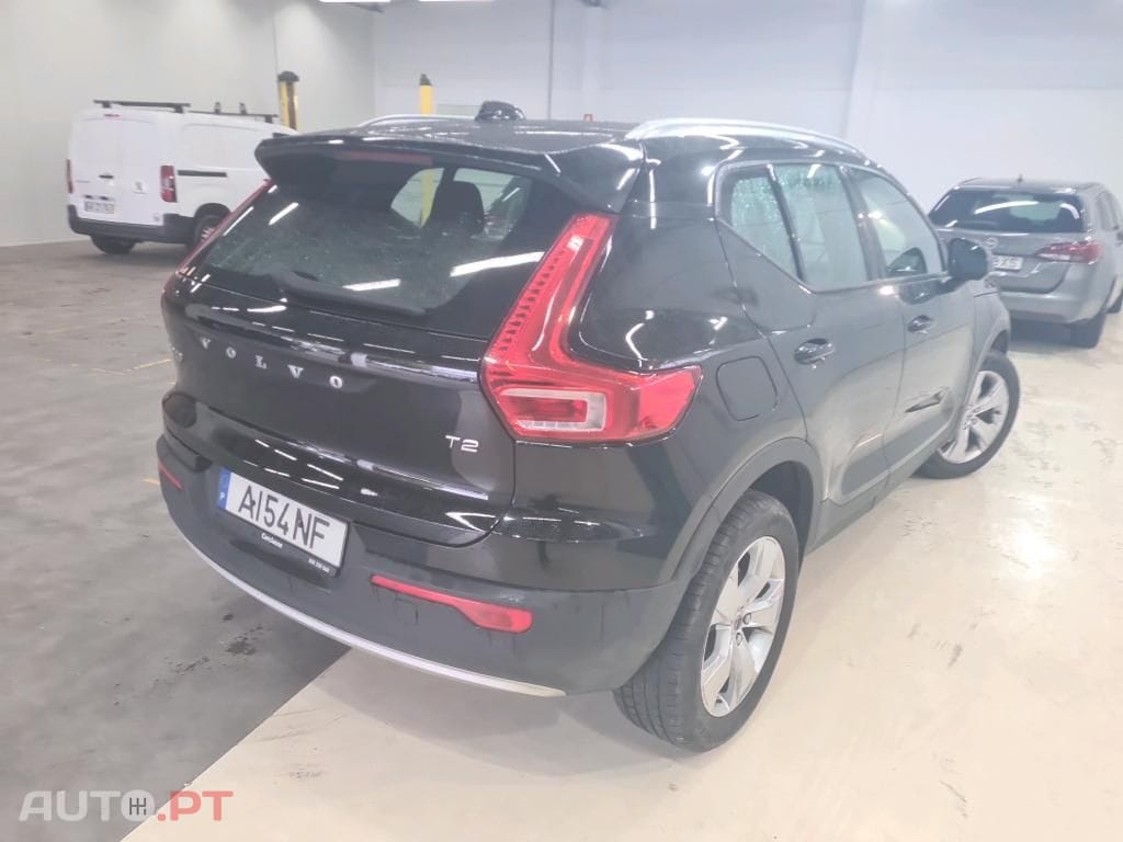 Volvo XC40 1.5 T2 Momentum