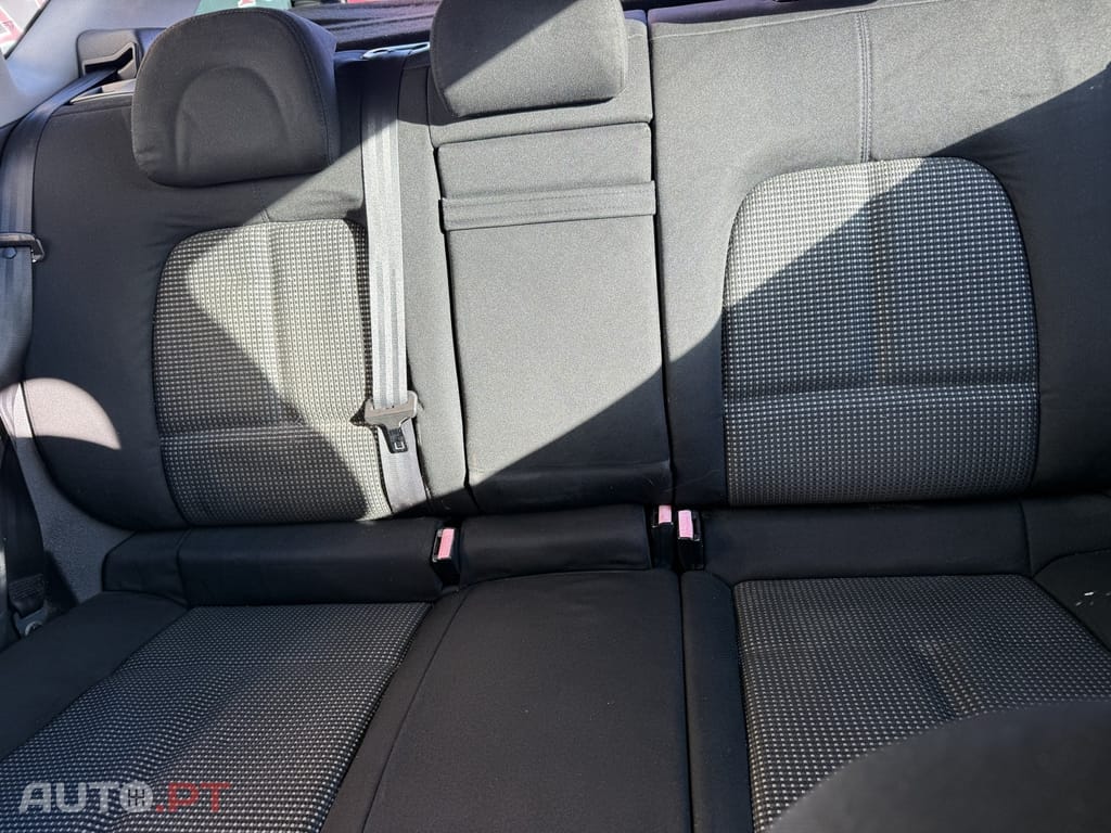 Peugeot 407 SW 2.0 HDi Navteq