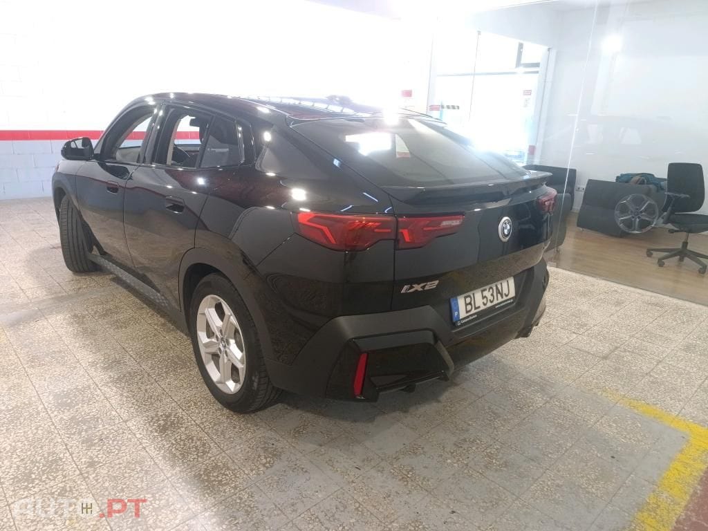 BMW iX2 xDrive30