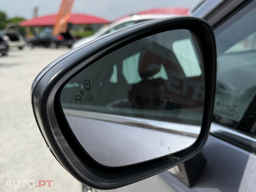 Citroen C4 1.2 PureTech Shine EAT6