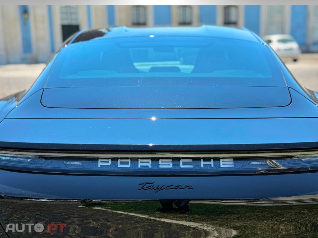 Porsche Taycan Outros