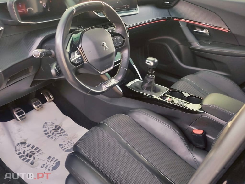 Peugeot 2008 1.2 PureTech GT