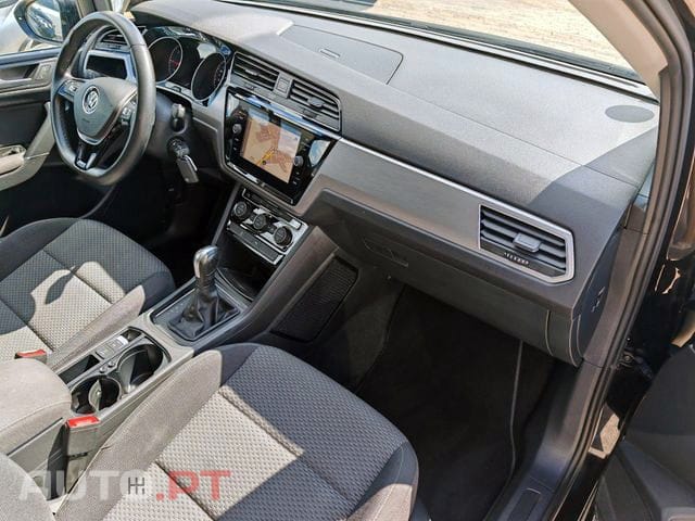 Volkswagen Touran 2.0 TDI Confortline DSG