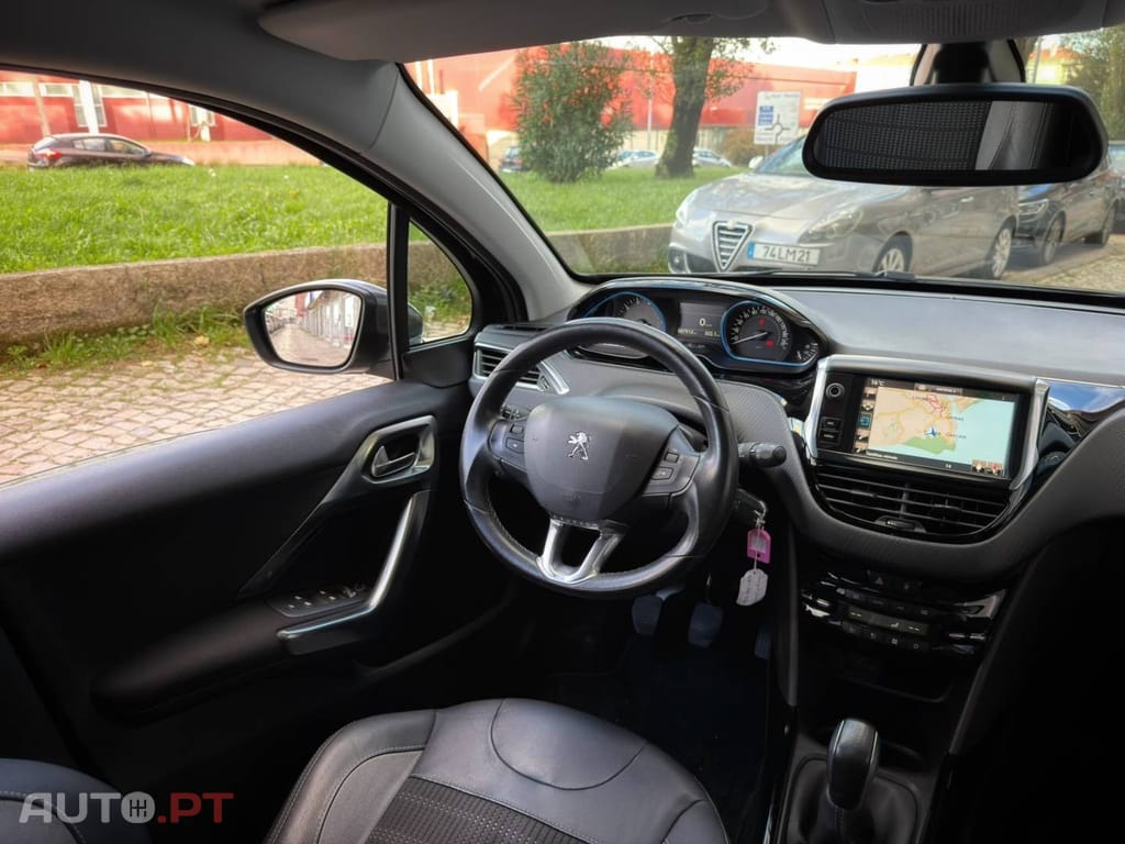 Peugeot 2008 1.2 PureTech Allure