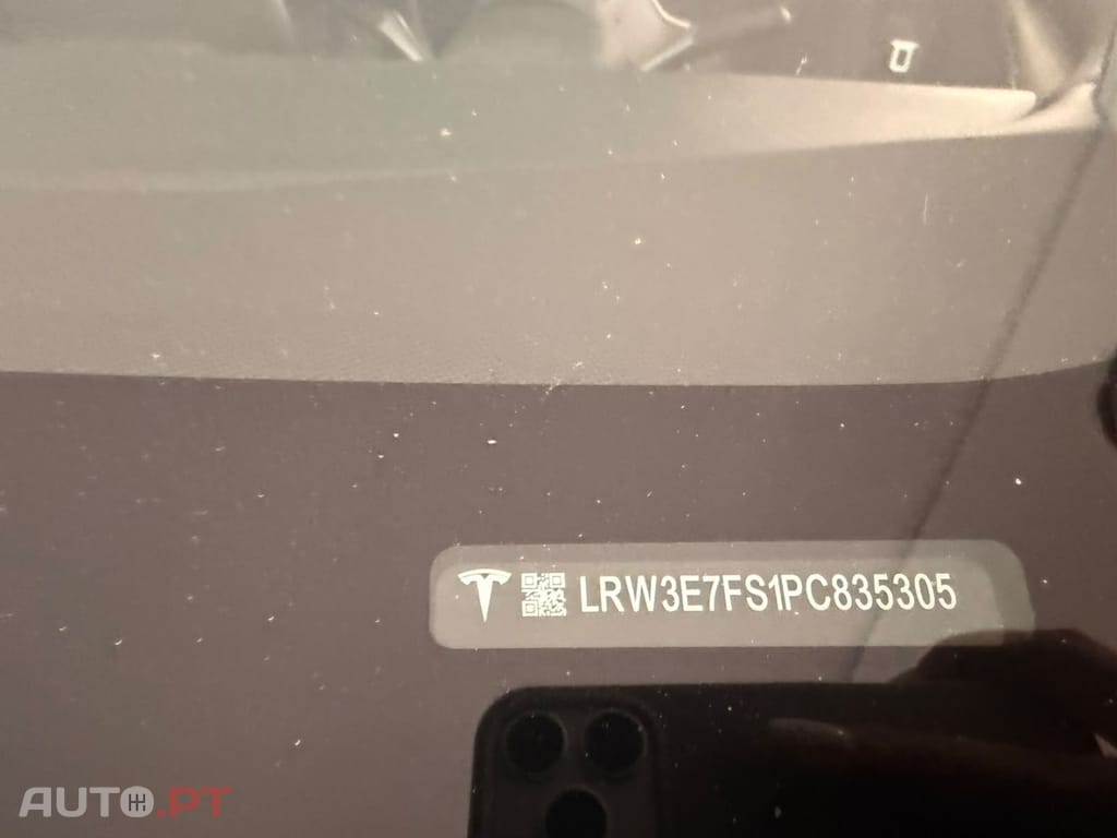 Tesla Model 3 Standard Range Plus RWD — fotografia 8