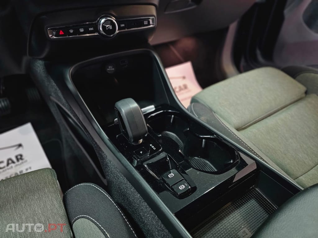Volvo XC40 1.5 T5 PHEV Momentum Plus