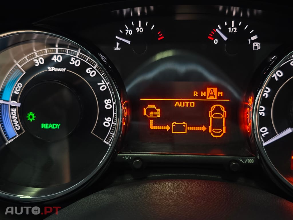 Peugeot 3008 2000 hybrid