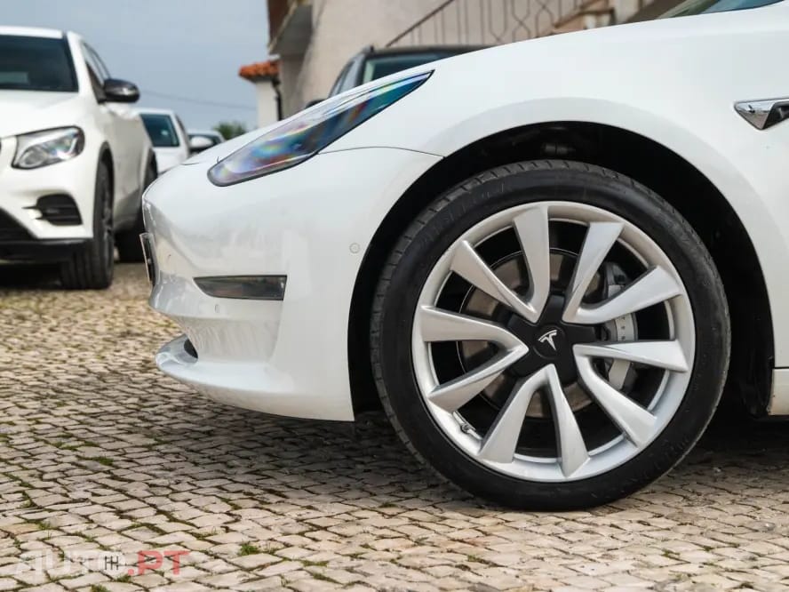 Tesla Model 3 Long Range AWD Dual Motor