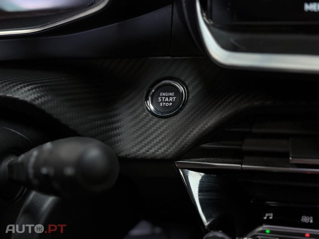 Peugeot 2008 1.2 PureTech Allure