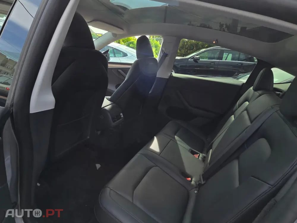 Tesla Model Y RWD