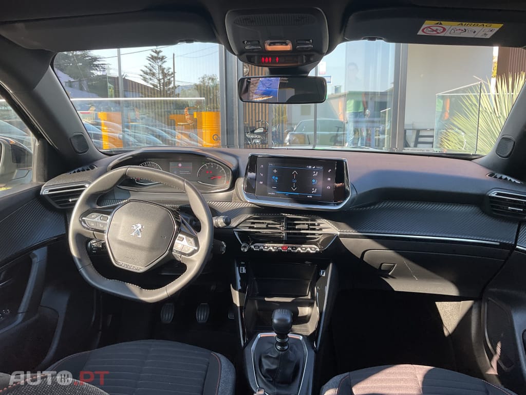 Peugeot 2008 1.2 PureTech Active Pack