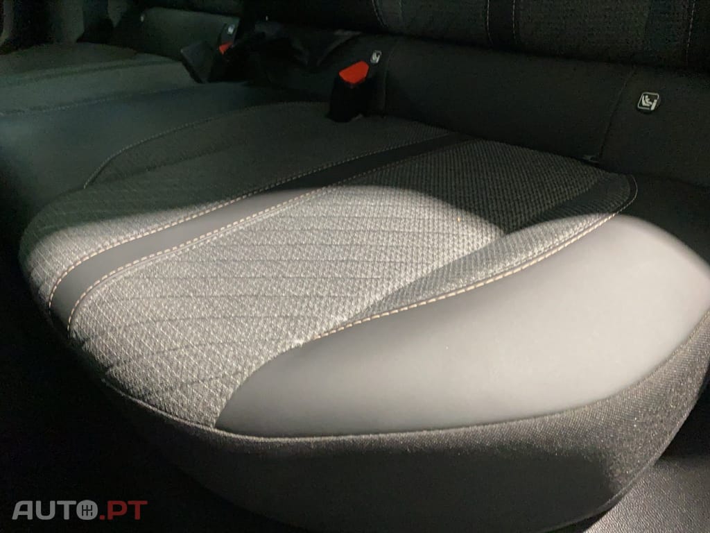 Peugeot E-2008 54 kWh Allure
