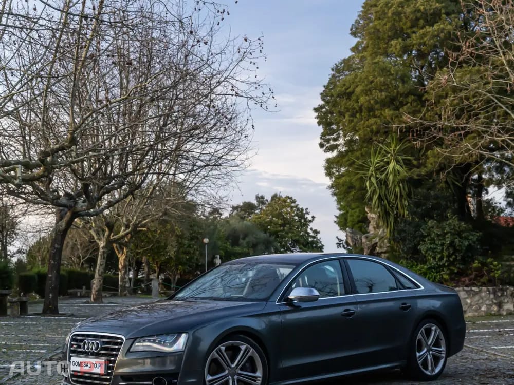 Audi S8 Standard