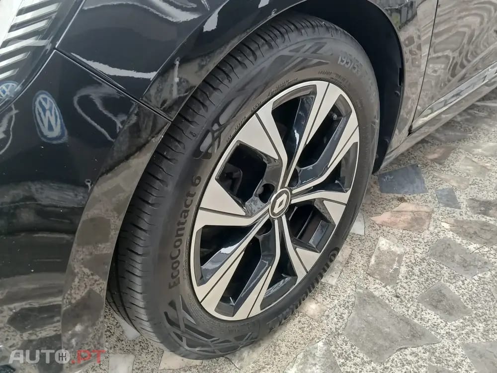 Renault Clio Outro