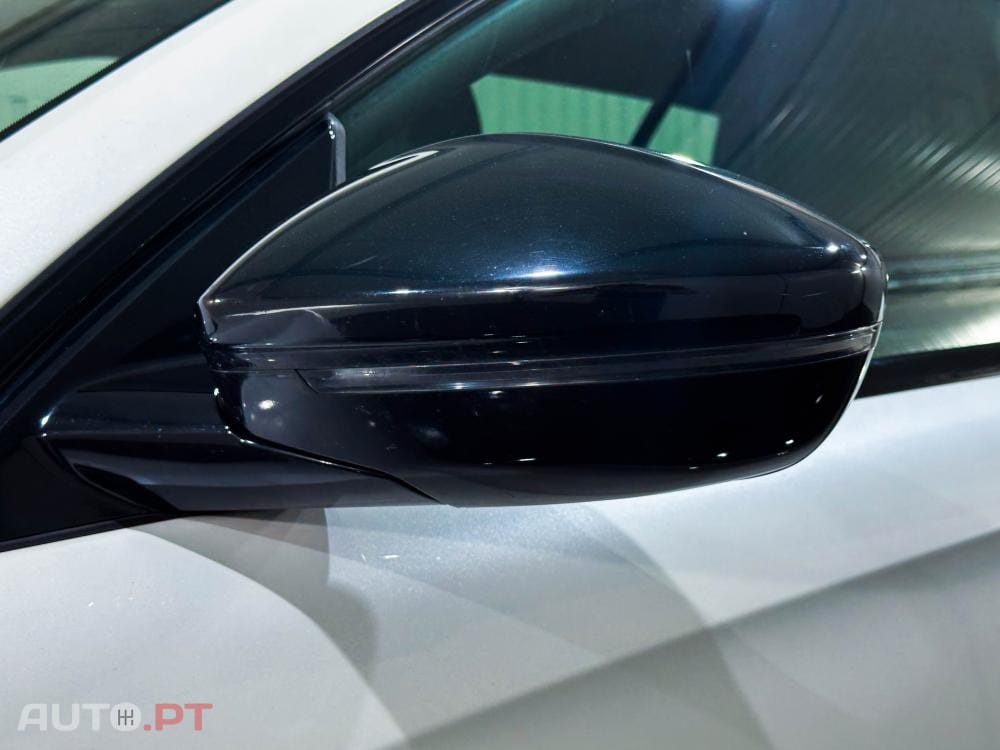 Peugeot 508 SW e-EAT8 225