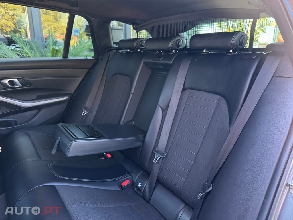 BMW 320 e Touring Auto