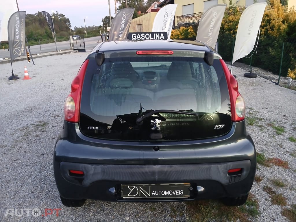 Peugeot 107 1.0 versão Motor Toyota