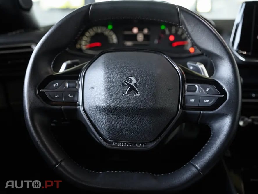 Peugeot 2008 1.2 PureTech Allure EAT8