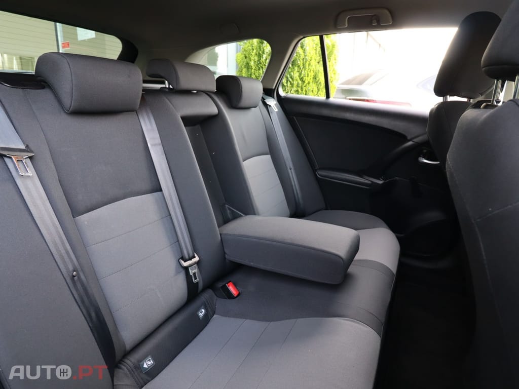 Toyota Avensis Touring Sports 1.6 D-4D Comfort