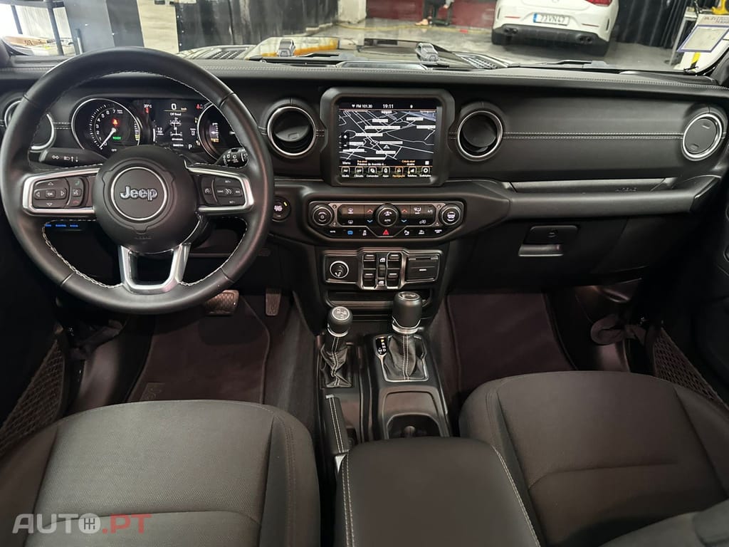 Jeep Wrangler Sahara Unilimited