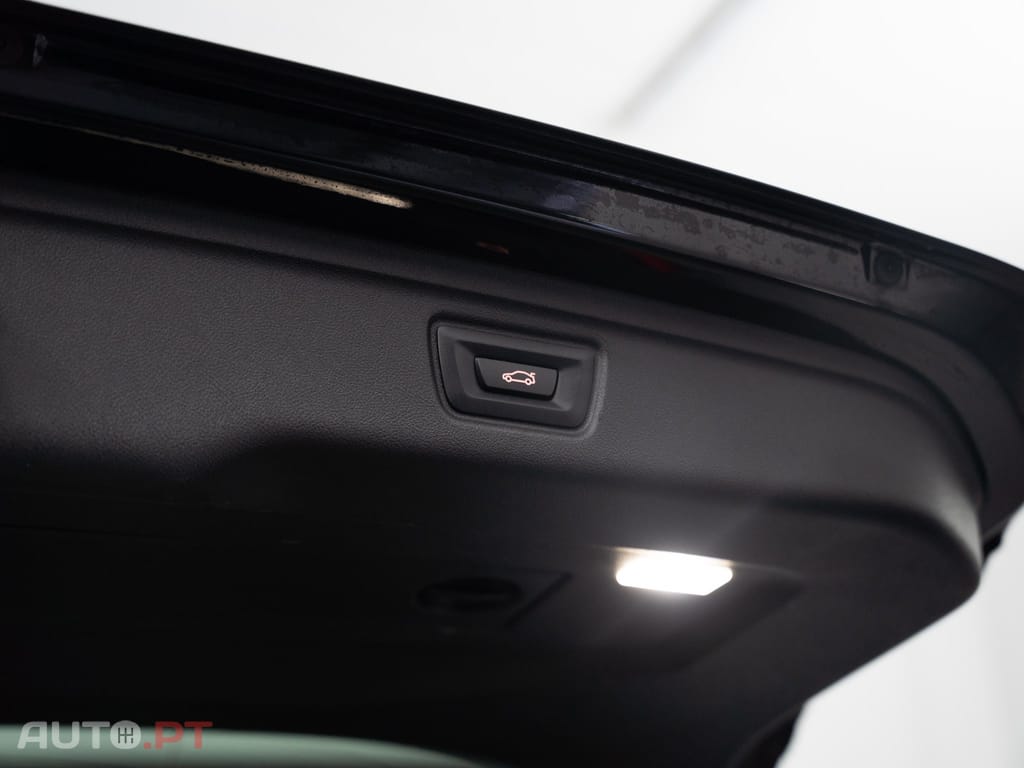 BMW 320 e Touring Corporate Edition Auto