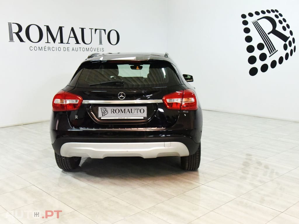 Mercedes-Benz GLA 180 D 7G-DCT URBAN