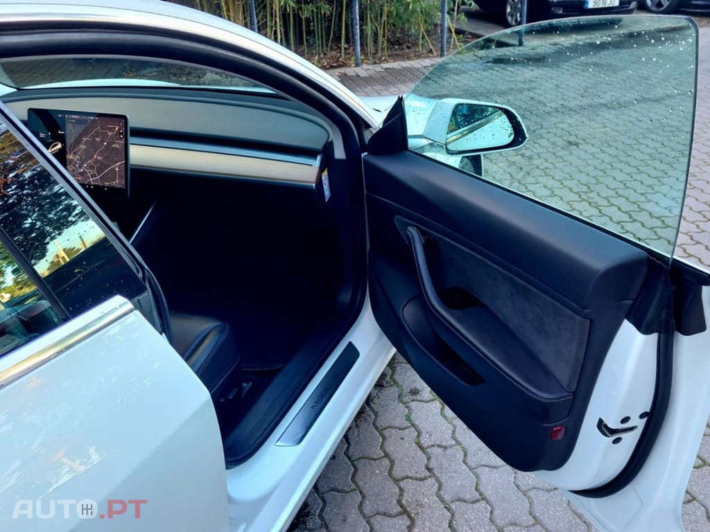 Tesla Model 3 AWD LONG RANGE DUAL MOTOR