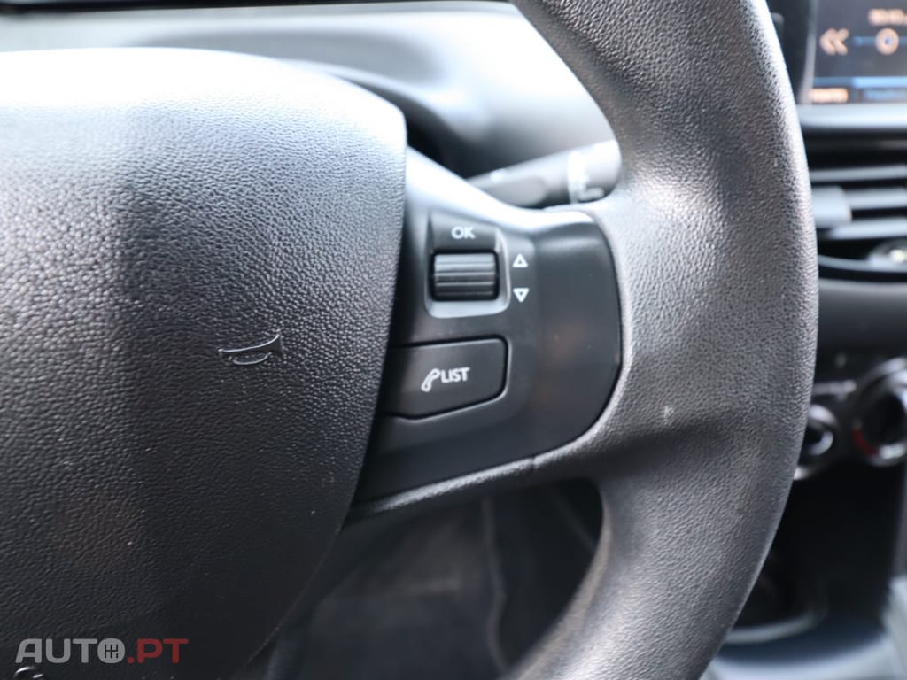 Peugeot 208 1.5 Hdi — fotografia 14