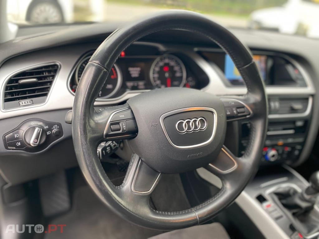 Audi A4 2.0 TDI Business Line S-line