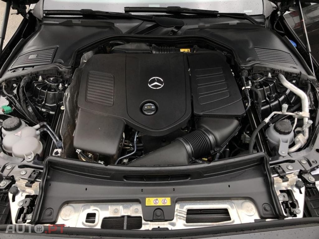 Mercedes-Benz C 300 I.V.A DEDUTÍVEL e T AMG