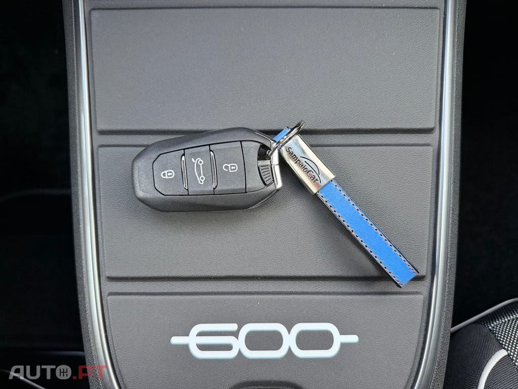 Fiat 600 1.2 Hybrid Icon