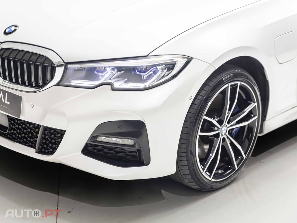BMW 330 e Touring Pack Desportivo M Pro Auto