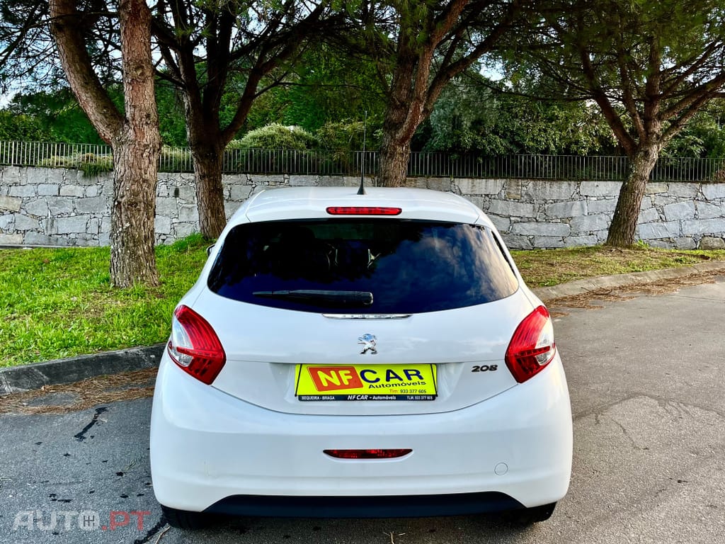 Peugeot 208 ..