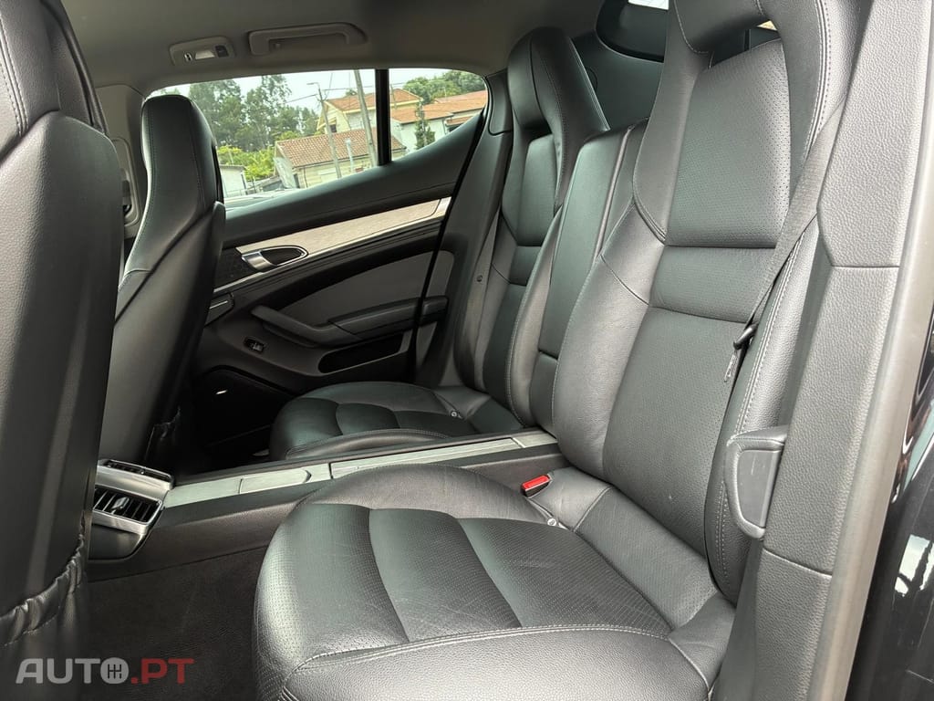 Porsche Panamera Platinum Edition
