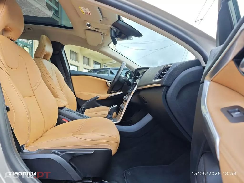 Volvo V40 Cross Country 1.5 T3 Summum Geartronic