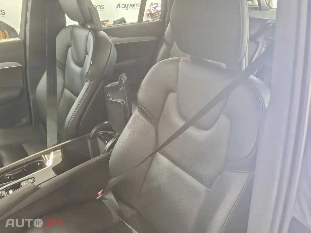 Volvo XC90 2.0 B5 Momentum Plus AWD