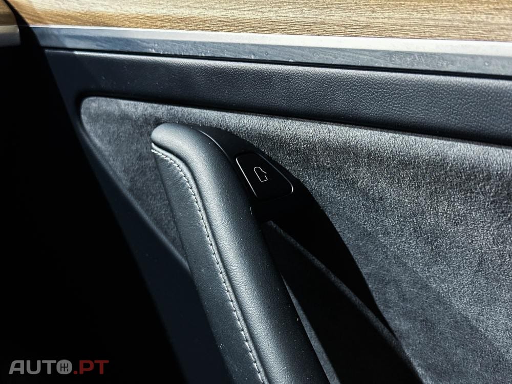 Tesla Model Y Long Range Dual Motor AWD