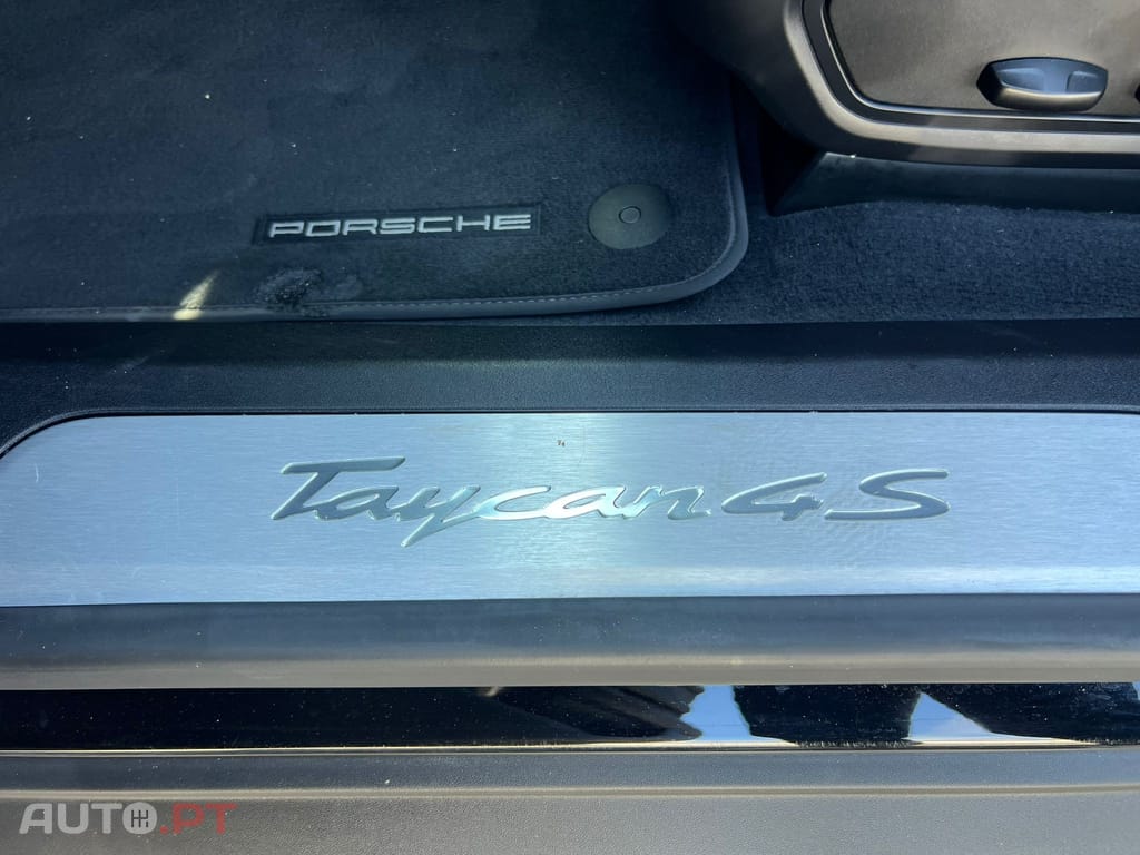 Porsche Taycan 4S