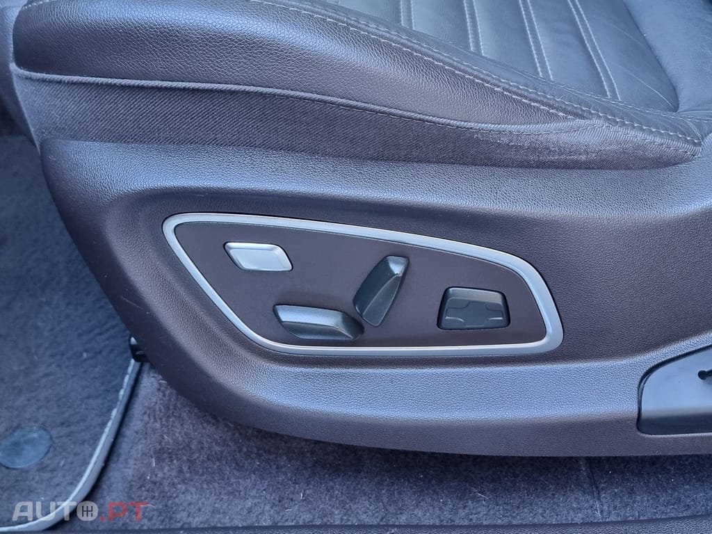 Renault Espace 1.6 dCi Initiale Paris EDC