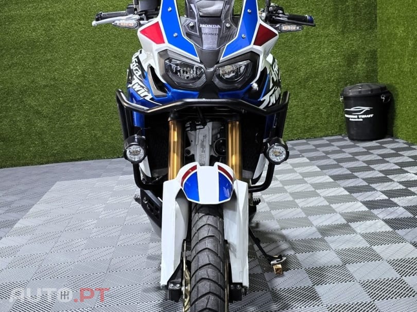 Honda Africa Twin CRF 1000 DCT Adventure Sports 30th Anniversary