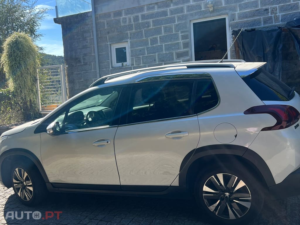 Peugeot 2008 1.2 Pure tech