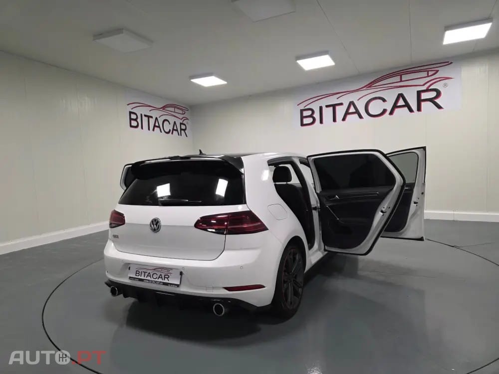 Volkswagen Golf 2.0 TSI GTI DSG Performance