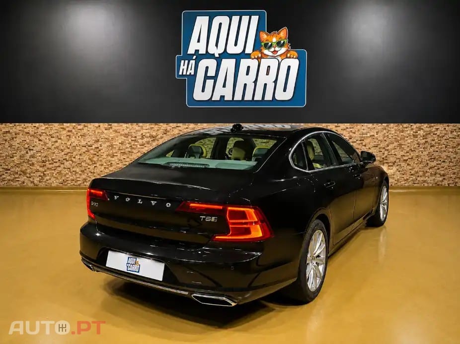 Volvo S90 2.0 T8 Momentum AWD Geartronic