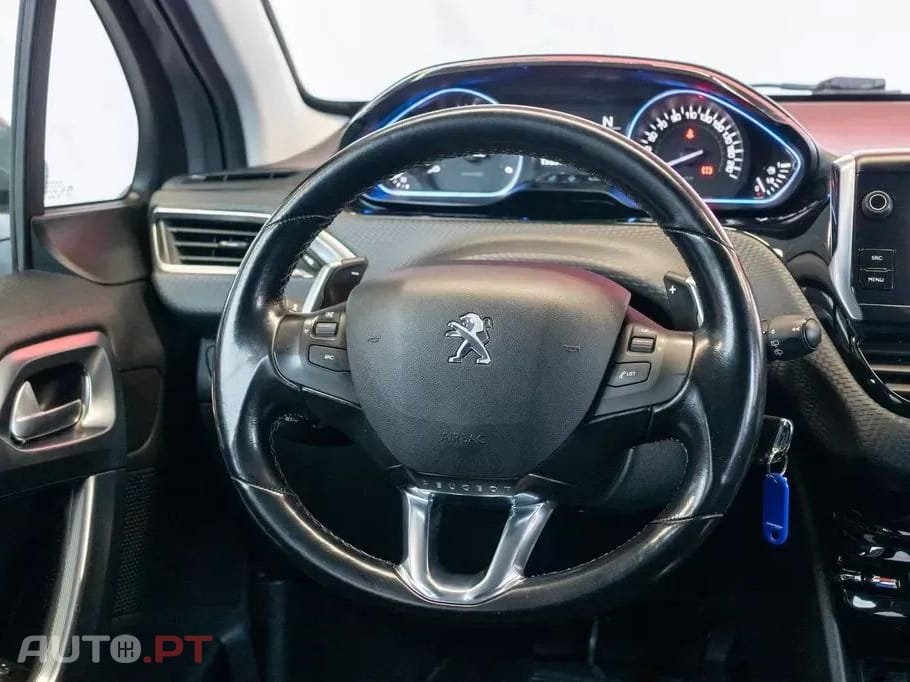 Peugeot 2008 1.6 BlueHDi EAT6 Allure
