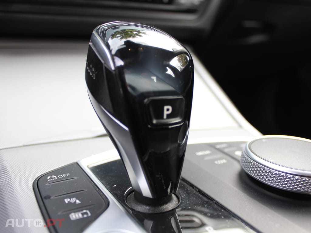BMW 330 330e Hibrido Plug-In